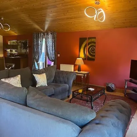 Chinchilla Villa Selby