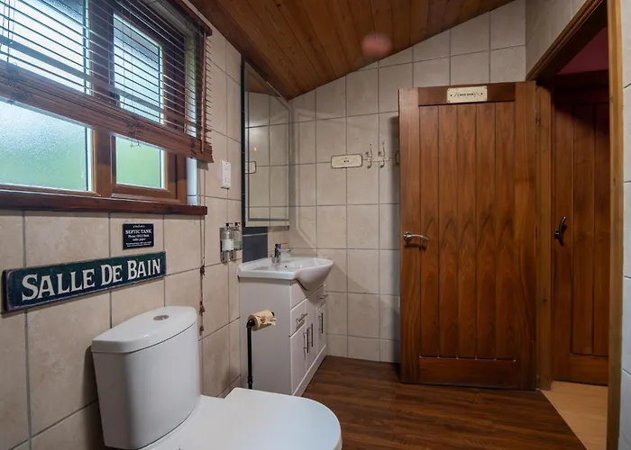 Chinchilla - Still Rabbit - Hot Tub - Yorkshire *