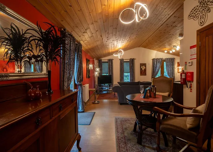 Chinchilla - Still Rabbit - Hot Tub - Yorkshire Willa Selby