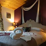 Chinchilla - Still Rabbit - Hot Tub - Yorkshire Villa *