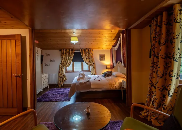 Chinchilla - Still Rabbit - Hot Tub - Yorkshire Selby